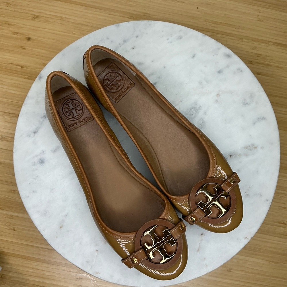 Tory Burch Size 10 Aaden Camel Flat - Picture 14 of 16
